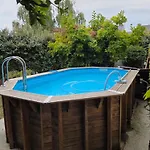 Holiday home Maison Familiale 4 Piscine 5mn Du Centre Angers